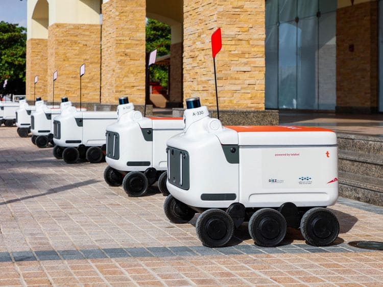Dubai Talabot contactless food delivery robots in line